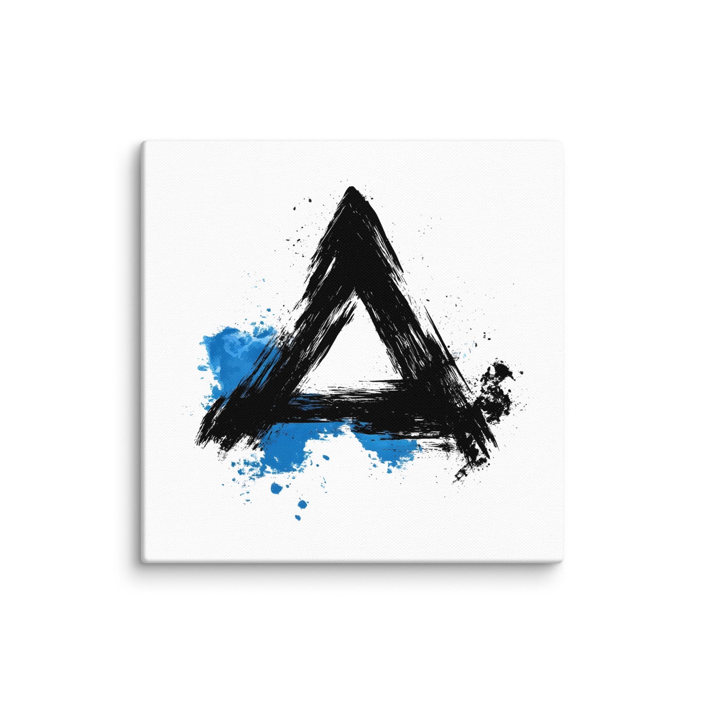 Wandbild Blue Triangle No. 03 aus der Kollektion Chaos & Order im Format 12x12 Zoll mit blauem Dreieck, schwarzer Pinselkomposition und abstrakter Tusche-Komposition