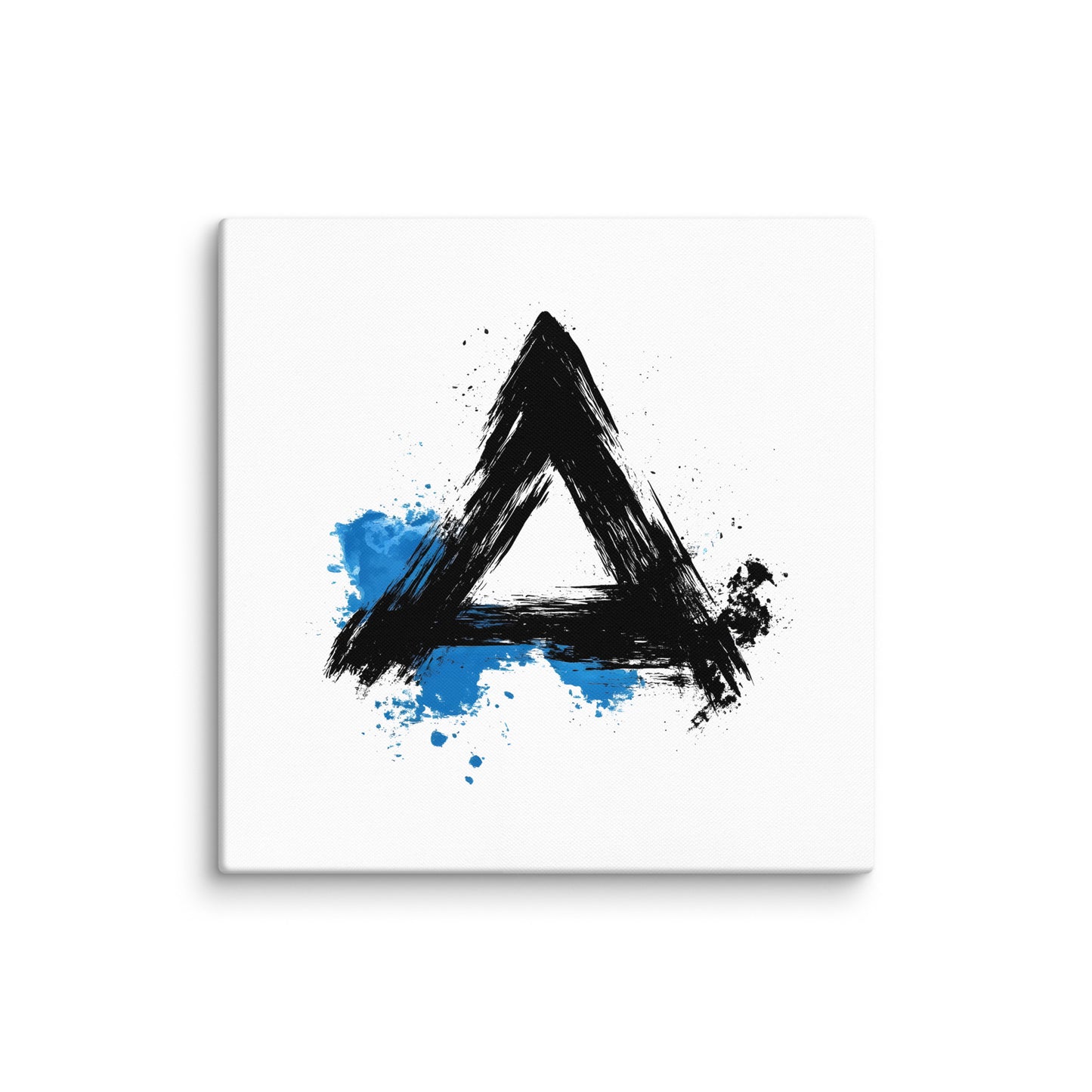 Wandbild Blue Triangle No. 03 aus der Kollektion Chaos & Order im Format 24x24 Zoll mit blauem Dreieck, schwarzer Pinselkomposition und abstrakter Tusche-Komposition